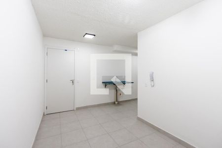 Sala/Cozinha de apartamento para alugar com 2 quartos, 33m² em Parque Industrial Tomas Edson, São Paulo