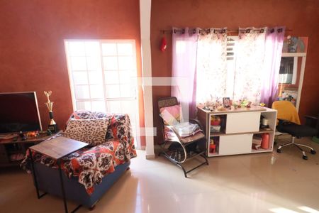 Sala de casa à venda com 3 quartos, 200m² em Umuarama, Osasco