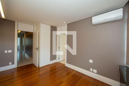 QUARTO1 de apartamento à venda com 5 quartos, 705m² em Santa Lúcia, Belo Horizonte