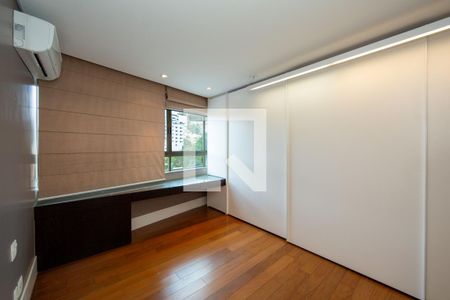 QUARTO1 de apartamento à venda com 5 quartos, 705m² em Santa Lúcia, Belo Horizonte