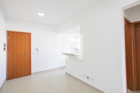 Sala de apartamento para alugar com 2 quartos, 48m² em Santa Mônica, Uberlândia
