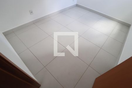 Quarto 2 - Suíte de apartamento para alugar com 2 quartos, 54m² em Chácaras Tubalina E Quartel, Uberlândia