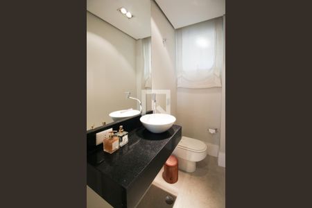 Lavabo de apartamento para alugar com 2 quartos, 125m² em Itaim Bibi, São Paulo