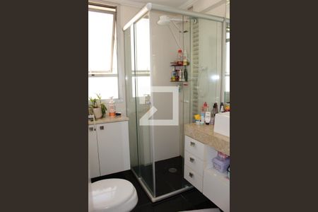 banheiro  de apartamento à venda com 1 quarto, 51m² em Vila Buarque, São Paulo