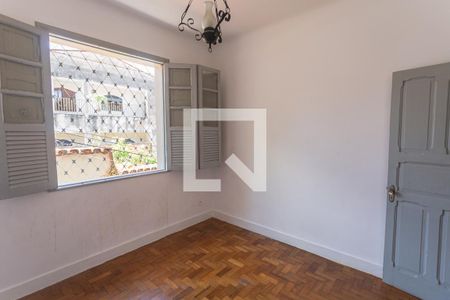 Quarto 2 de casa à venda com 5 quartos, 300m² em Sagrada Família, Belo Horizonte