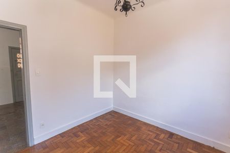 Quarto 2 de casa à venda com 5 quartos, 300m² em Sagrada Família, Belo Horizonte