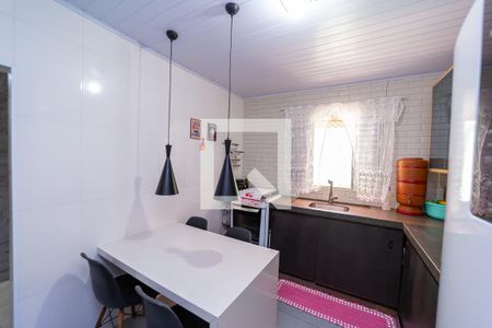 Cozinha de casa para alugar com 2 quartos, 52m² em Vila Nhocuné, São Paulo