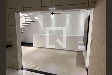 Casa à venda com 3 quartos, 200m² em Vila Invernada, São Paulo