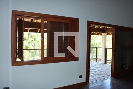 Casa para alugar com 4 quartos, 304m² em Vila Santo Antônio, Cotia