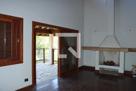 Casa para alugar com 4 quartos, 304m² em Vila Santo Antônio, Cotia