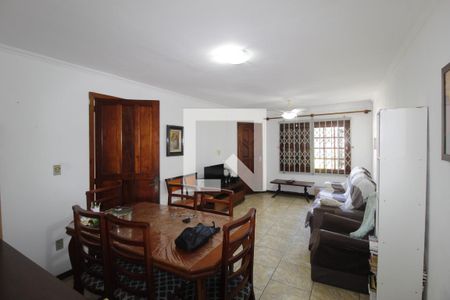 Sala de casa à venda com 2 quartos, 250m² em Bom Jesus, Porto Alegre