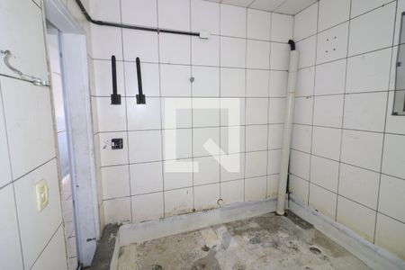 Banheiro de casa à venda com 5 quartos, 374m² em Santa Maria, Osasco
