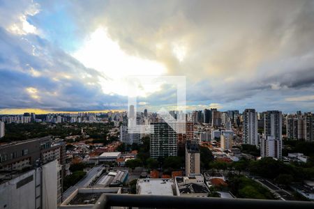 Studio - Varanda vista de kitnet/studio para alugar com 1 quarto, 27m² em Santo Amaro, São Paulo