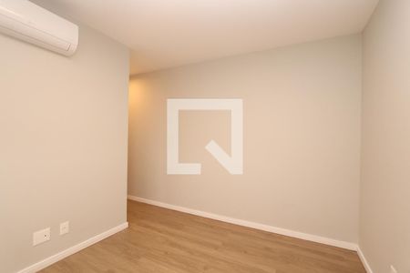 Suite de apartamento para alugar com 2 quartos, 73m² em Vila Suzana, São Paulo
