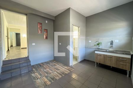 Sala/Cozinha de casa para alugar com 2 quartos, 120m² em Jardim Regina, São Paulo