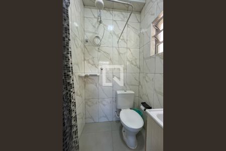 Banheiro de casa para alugar com 2 quartos, 120m² em Jardim Regina, São Paulo