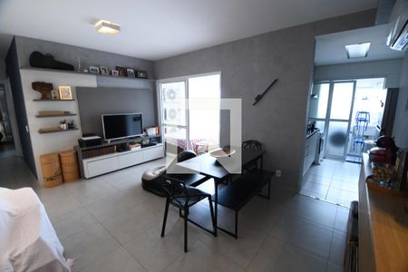 Sala de apartamento à venda com 2 quartos, 82m² em Cambuí, Campinas