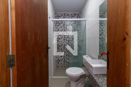 Banheiro Social de casa de condomínio para alugar com 1 quarto, 31m² em Parque Maria Helena, São Paulo