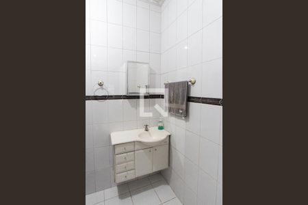 Banheiro de casa à venda com 4 quartos, 200m² em Vila Gustavo, São Paulo