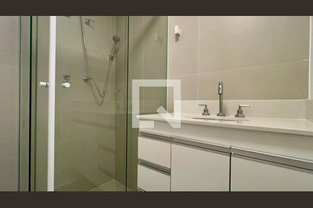 Banheiro de kitnet/studio para alugar com 1 quarto, 26m² em Pinheiros, São Paulo