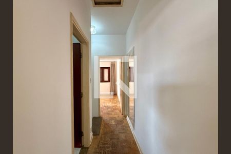 Corredor Quartos  de casa à venda com 2 quartos, 120m² em Jardim Aeroporto, São Paulo