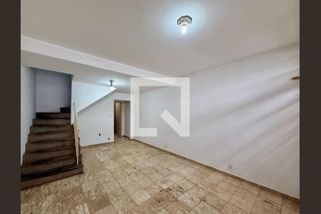 Sala de casa à venda com 2 quartos, 120m² em Jardim Aeroporto, São Paulo