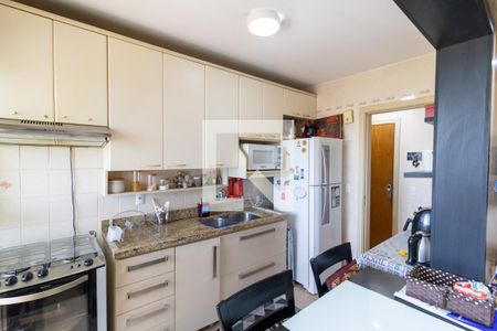 Cozinha de apartamento à venda com 2 quartos, 65m² em Santo Antônio, Porto Alegre