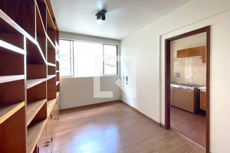 Sala de apartamento à venda com 1 quarto, 39m² em Lourdes, Belo Horizonte