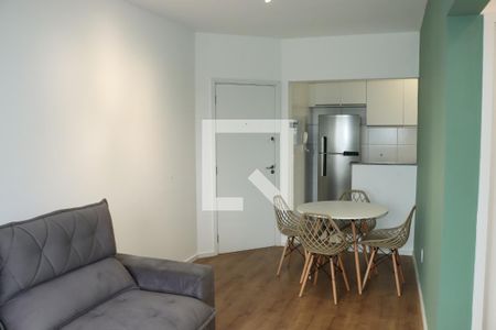 Sala de apartamento para alugar com 2 quartos, 58m² em Jardim Marilu, Cotia
