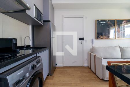 Sala - Cozinha de kitnet/studio para alugar com 1 quarto, 35m² em Jardim das Acacias, São Paulo