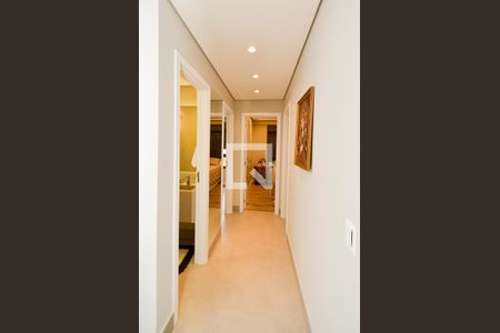 Corredor de apartamento para alugar com 3 quartos, 92m² em Santa Efigênia, Belo Horizonte