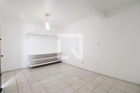 Sala/Quarto de casa para alugar com 1 quarto, 55m² em Vila Ipojuca, São Paulo