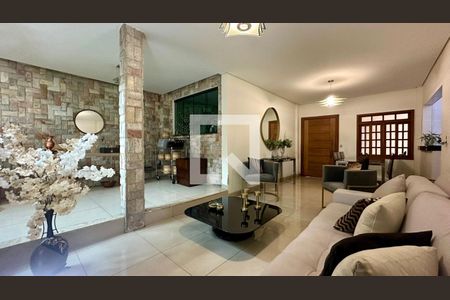 Sala  de casa à venda com 4 quartos, 446m² em Carlos Prates, Belo Horizonte