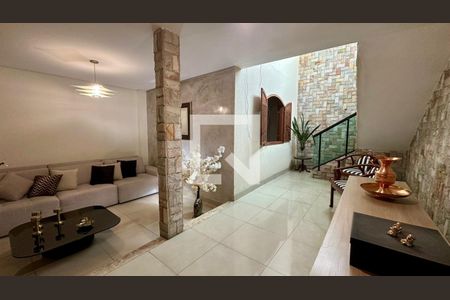 Sala  de casa à venda com 4 quartos, 446m² em Carlos Prates, Belo Horizonte