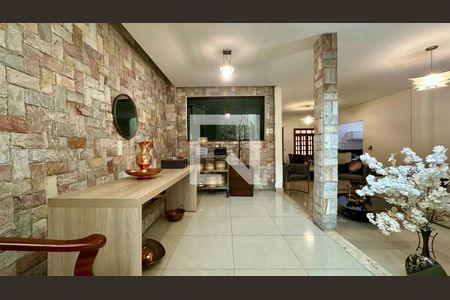 Sala  de casa à venda com 4 quartos, 446m² em Carlos Prates, Belo Horizonte