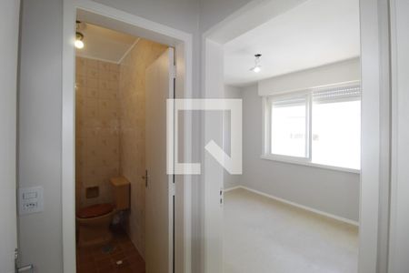 Suíte 1 de apartamento à venda com 1 quarto, 42m² em Passo D’areia, Porto Alegre