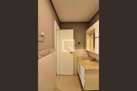 Quarto 1 - Suíte Banheiro  de casa para alugar com 3 quartos, 201m² em Vila Odete, São Bernardo do Campo