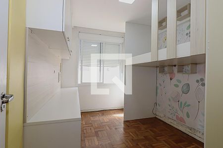 Quarto 1 de apartamento para alugar com 2 quartos, 72m² em Vila Ipiranga, Porto Alegre