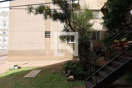 Sala - vista da rua de apartamento para alugar com 2 quartos, 72m² em Vila Ipiranga, Porto Alegre
