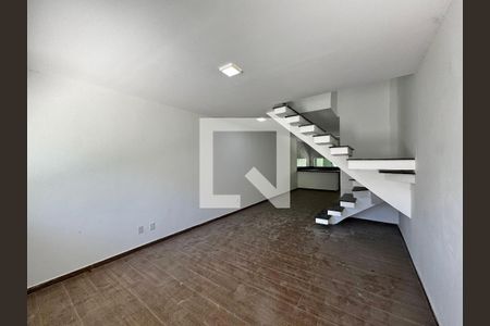 Sala de casa de condomínio à venda com 3 quartos, 88m² em Vargem Pequena, Rio de Janeiro
