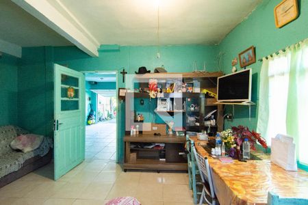 Casa à venda com 4 quartos, 60m² em Estância Velha, Canoas