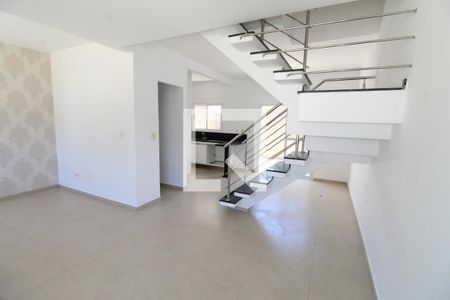 Sala de casa de condomínio para alugar com 2 quartos, 84m² em Chácaras São José, São José dos Campos