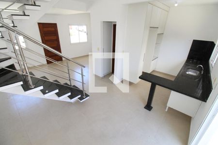 Sala de casa de condomínio para alugar com 2 quartos, 84m² em Chácaras São José, São José dos Campos