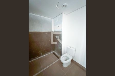 Banheiro da Suíte de casa à venda com 2 quartos, 106m² em Vila Ipojuca, São Paulo