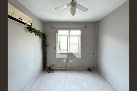 Quarto 1 de apartamento para alugar com 3 quartos, 70m² em Praça Seca, Rio de Janeiro