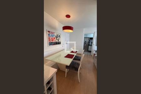 Sala de apartamento à venda com 2 quartos, 52m² em Parque Maria Domitila, São Paulo