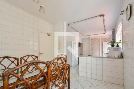 Casa de Condomínio à venda com 4 quartos, 450m² em Caxingui, São Paulo