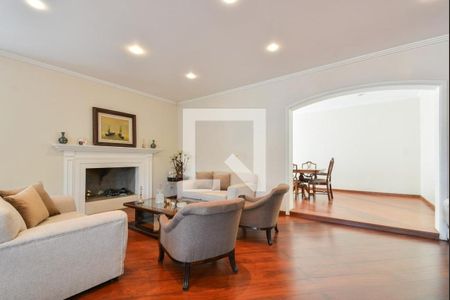 Casa de Condomínio à venda com 4 quartos, 450m² em Caxingui, São Paulo