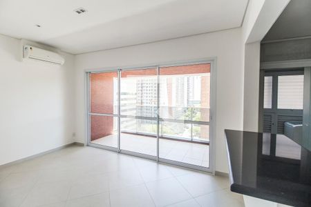 Sala de apartamento para alugar com 2 quartos, 72m² em Empresarial 18 do Forte, Barueri