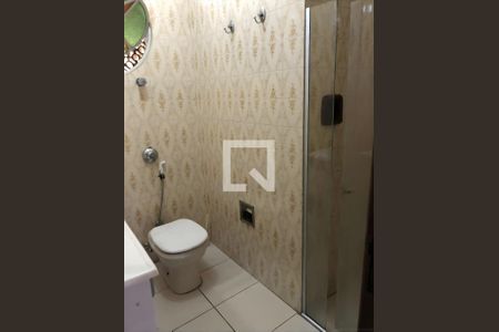 Banheiro de apartamento para alugar com 3 quartos, 70m² em Carlos Prates, Belo Horizonte